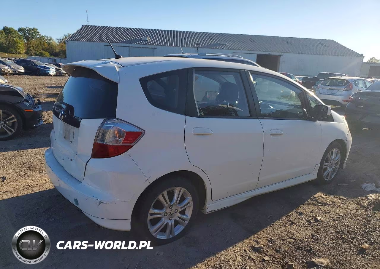 2010 Honda Fit Sport VIN:JHMGE8H45AC023259 - 3