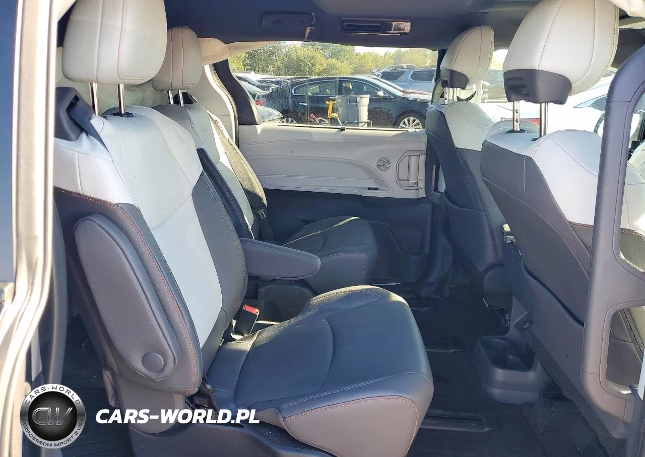 2024 Toyota Sienna Xse VIN:5TDDSKFC1RS145745 - 11