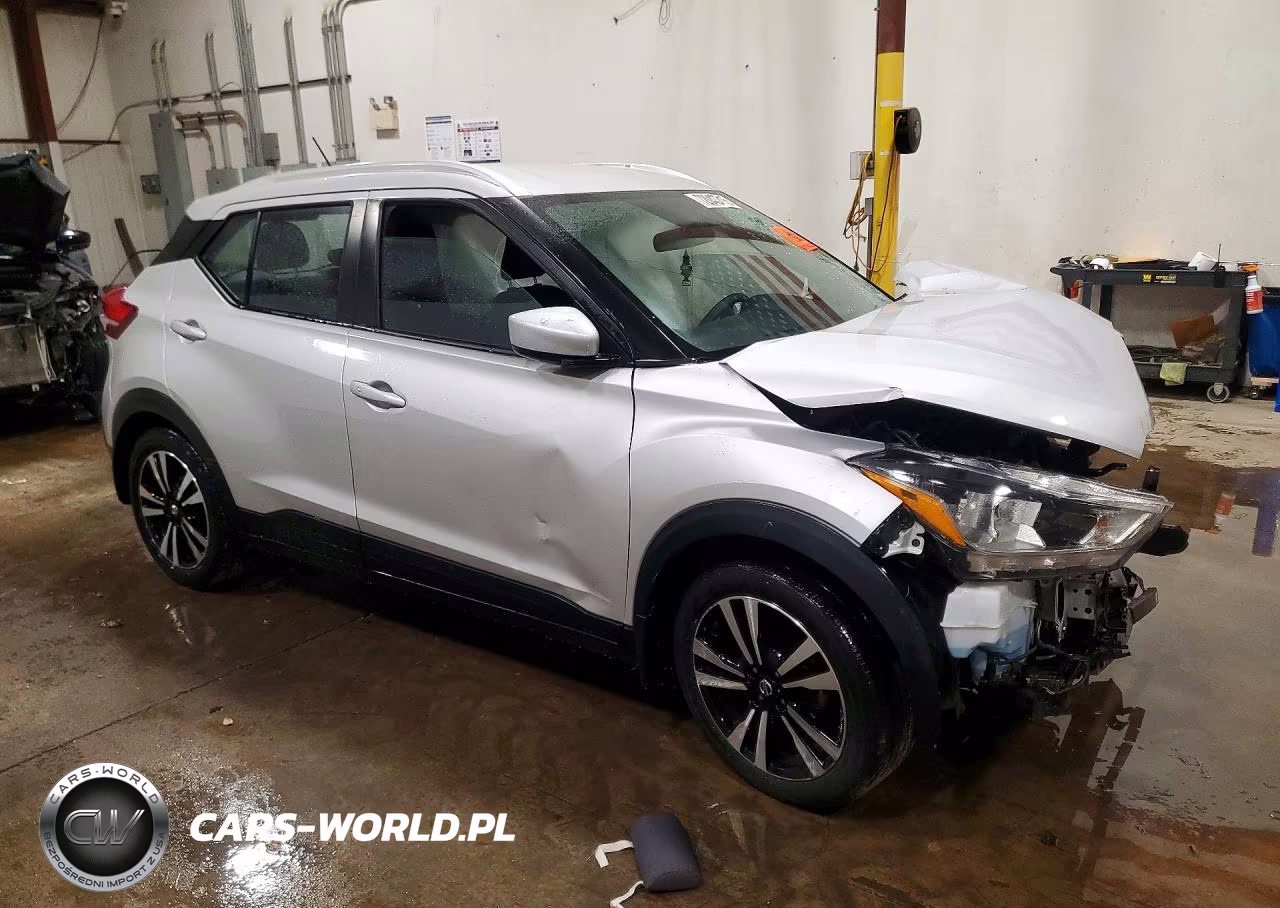 2018 Nissan Kicks Sv VIN:3N1CP5CU0JL531355 - 4
