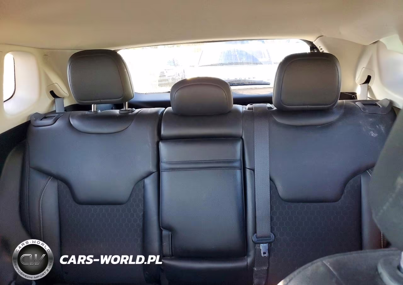 2018 Jeep Compass Latitude VIN:3C4NJDBB1JT261697 - 10