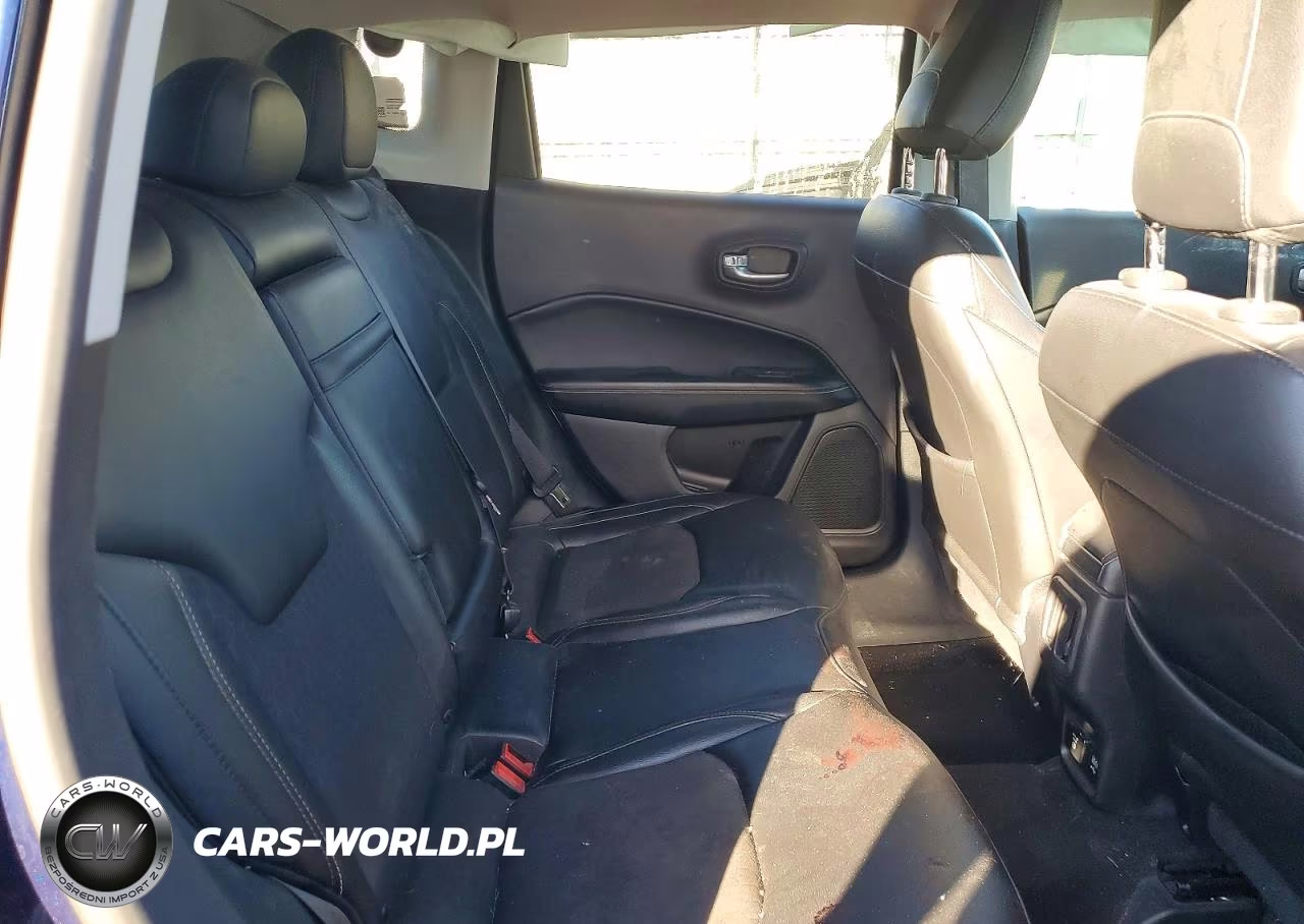 2018 Jeep Compass Latitude VIN:3C4NJDBB1JT261697 - 11