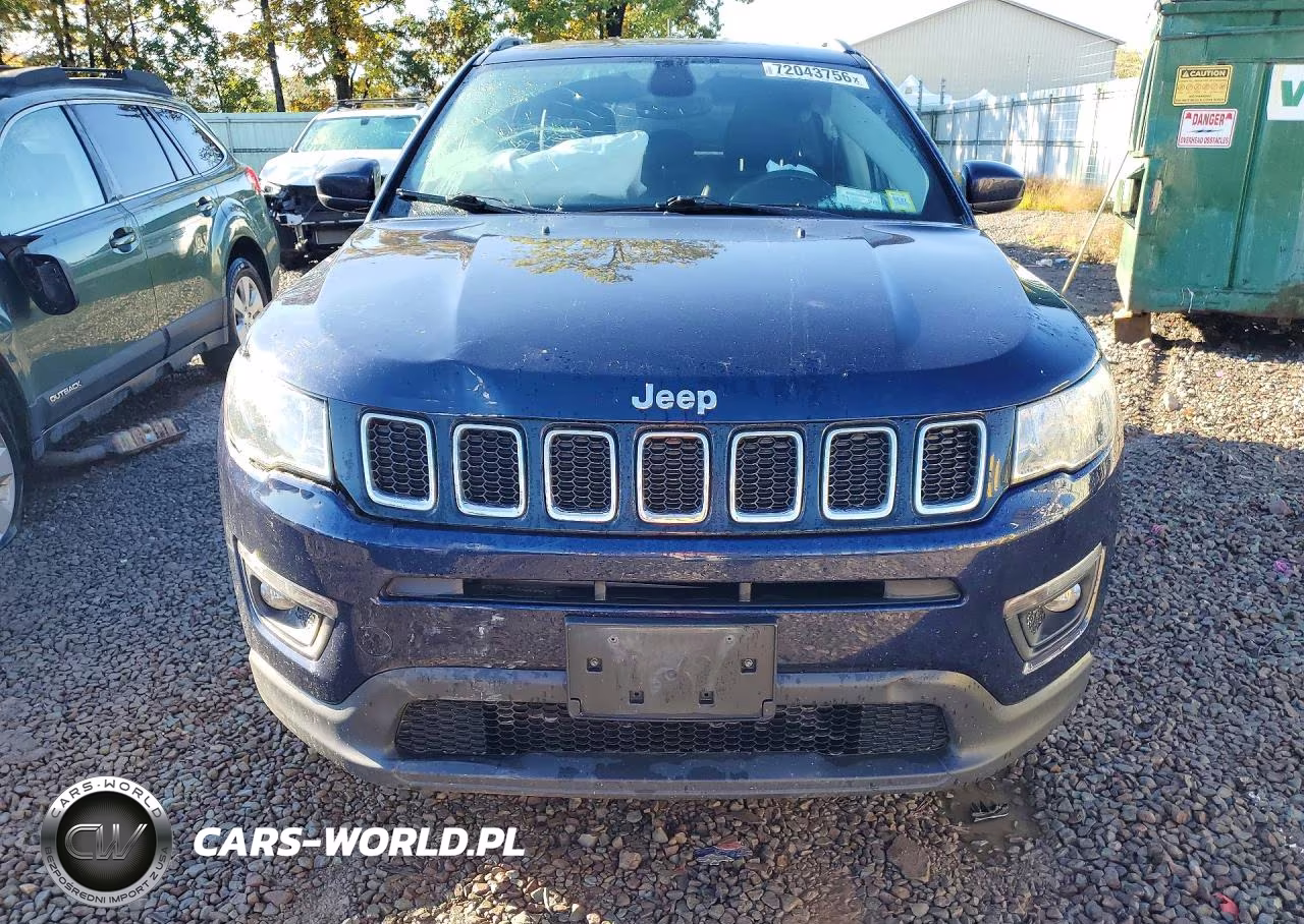 2018 Jeep Compass Latitude VIN:3C4NJDBB1JT261697 - 5