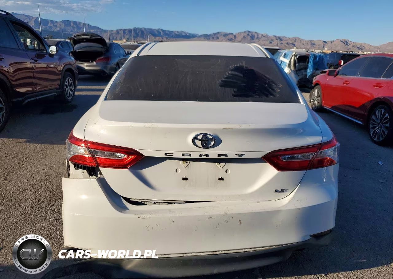2018 Toyota Camry Le VIN:4T1B11HKXJU620720 - 6