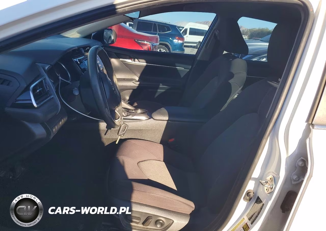 2018 Toyota Camry Le VIN:4T1B11HKXJU620720 - 7