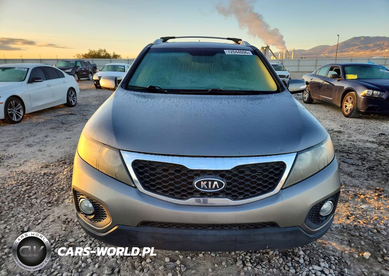 2011 Kia Sorento Lx VIN:5XYKTDA17BG148304 - 5