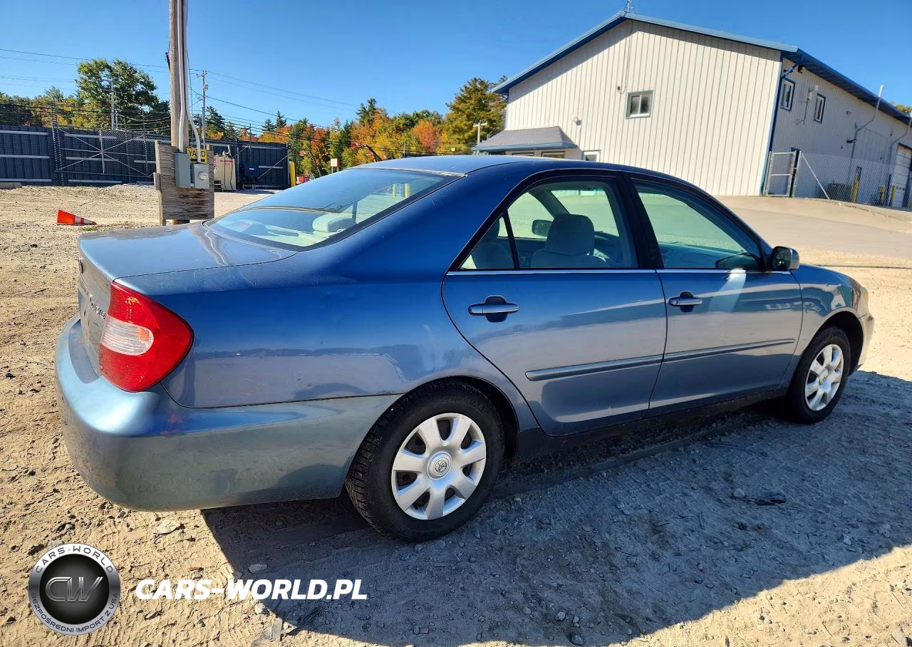 2004 Toyota Camry Le VIN:4T1BE32KX4U832160 - 3