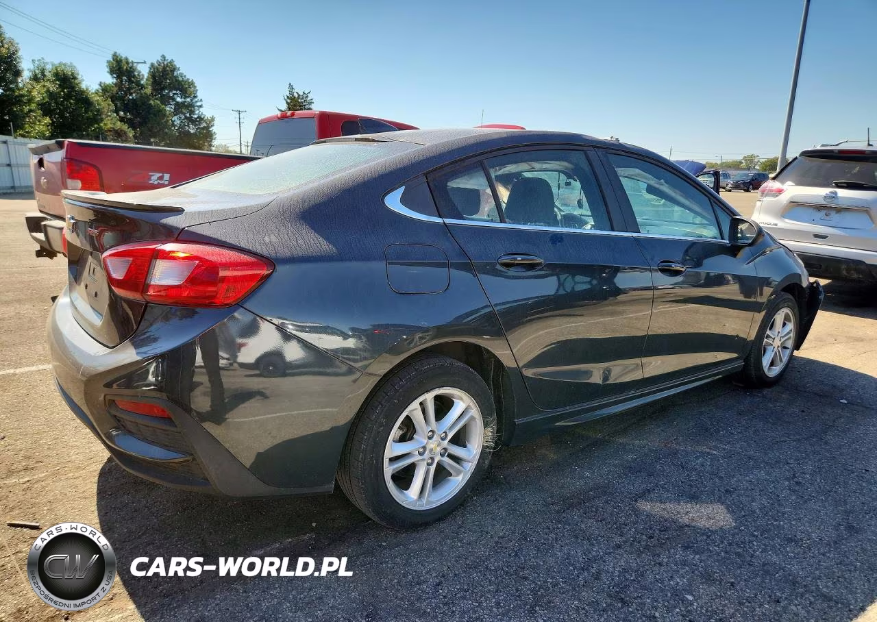 2018 Chevrolet Cruze Lt VIN:1G1BD5SM0J7116925 - 3