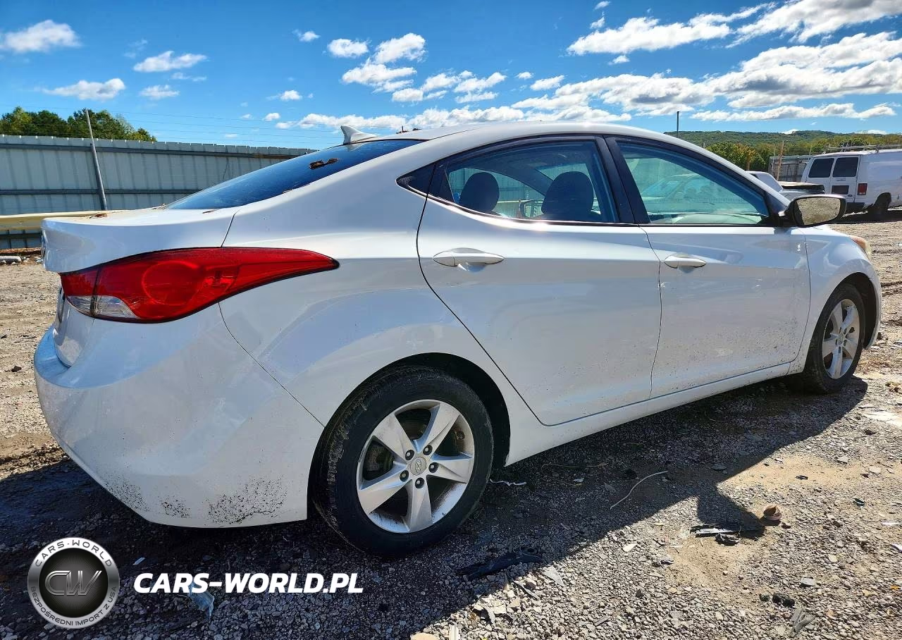 2013 Hyundai Elantra Gls VIN:5NPDH4AE0DH453717 - 3