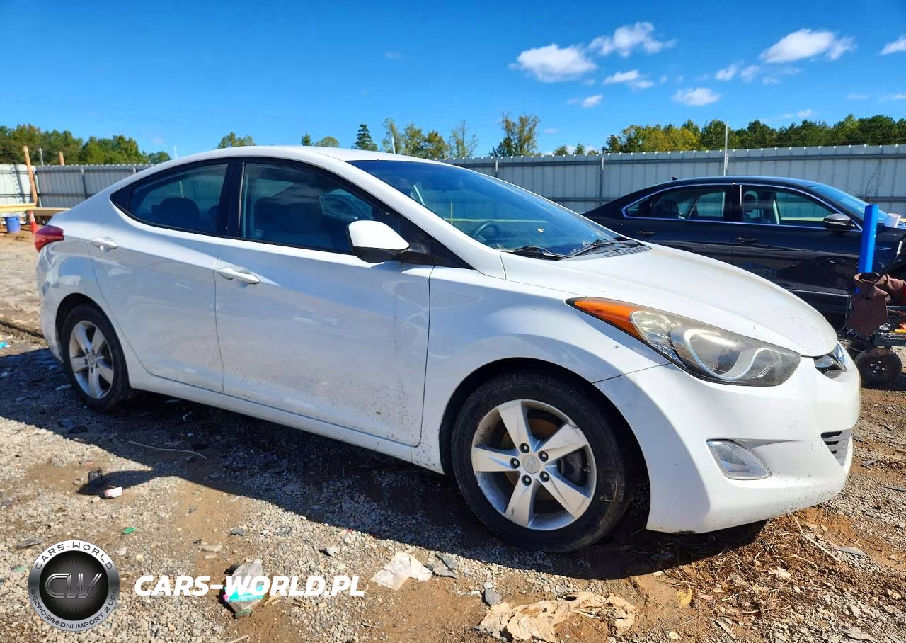 2013 Hyundai Elantra Gls VIN:5NPDH4AE0DH453717 - 4