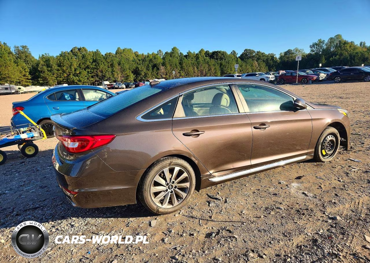 2016 Hyundai Sonata Sport VIN:5NPE34AF9GH328893 - 3