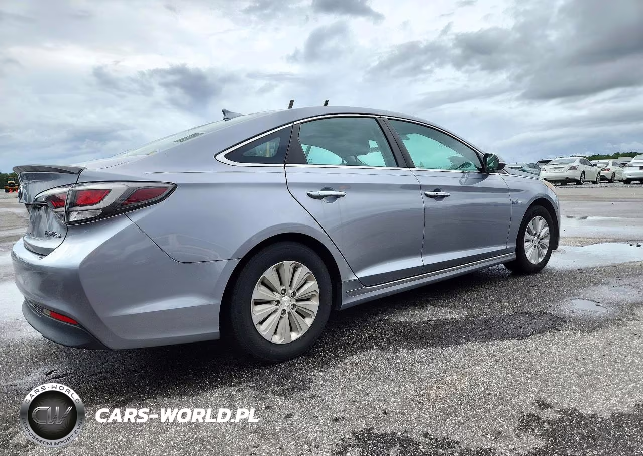 2016 Hyundai Sonata Hybrid Se VIN:KMHE24L13GA010615 - 3