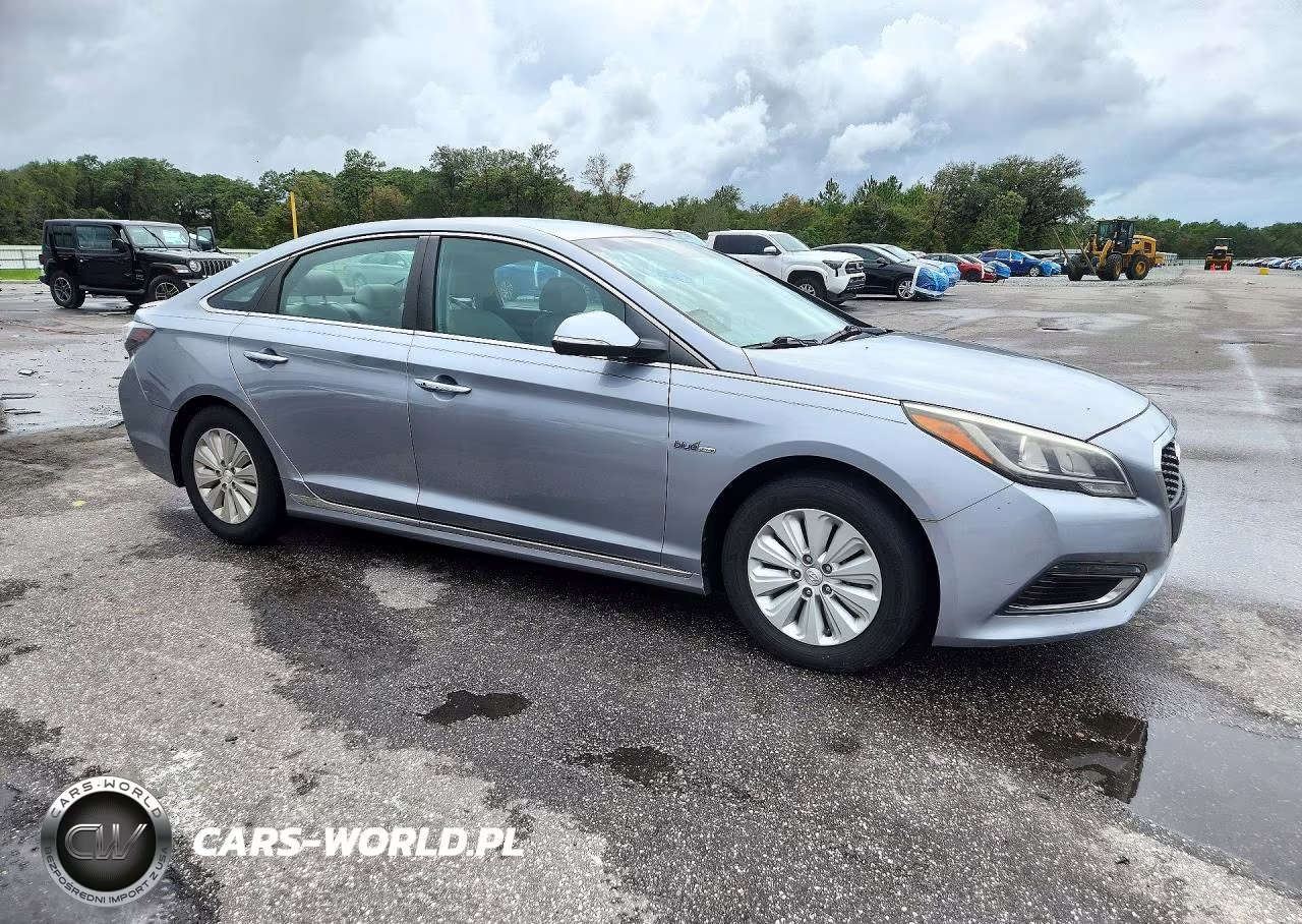 2016 Hyundai Sonata Hybrid Se VIN:KMHE24L13GA010615 - 4