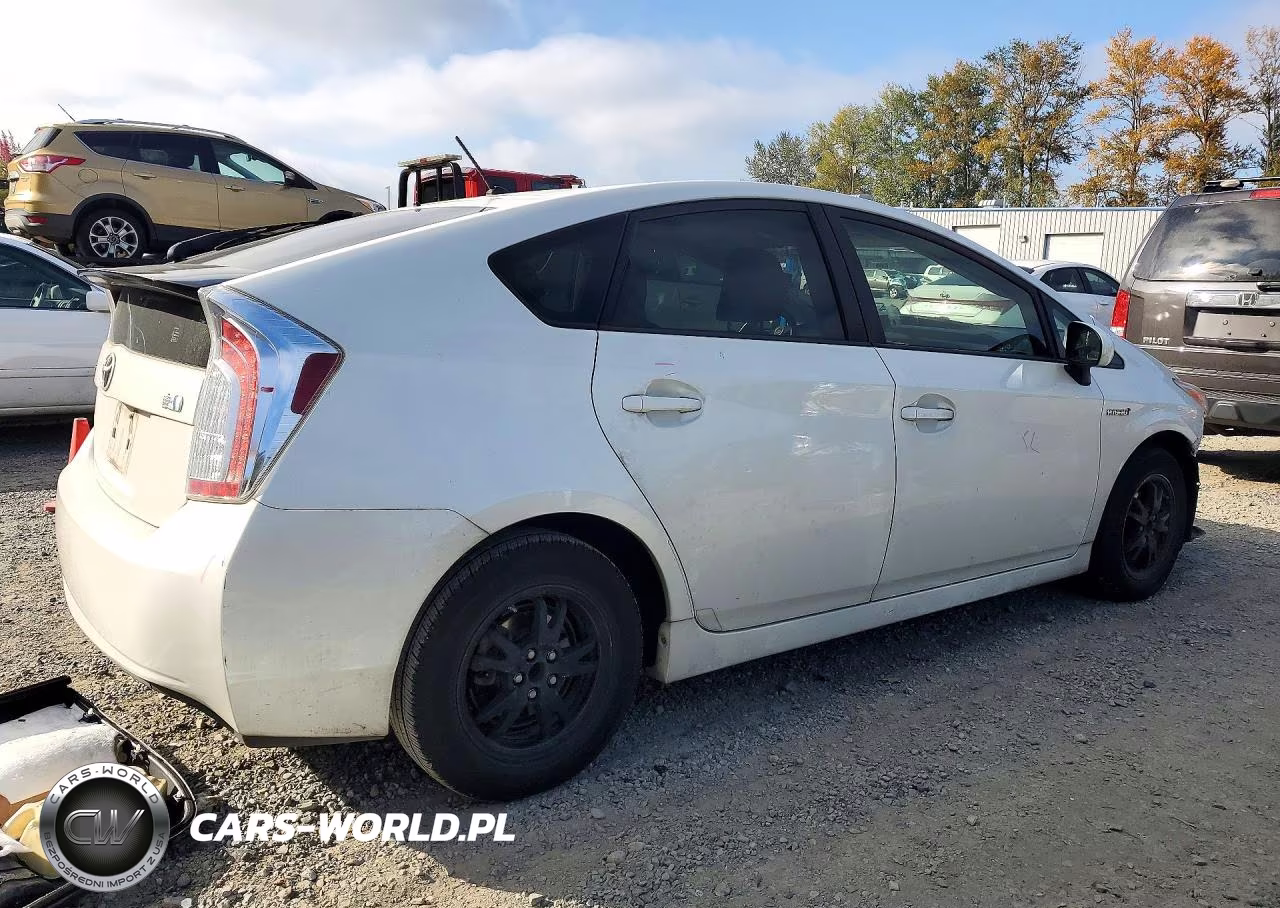 2015 Toyota Prius Two VIN:JTDKN3DU7F0406410 - 3