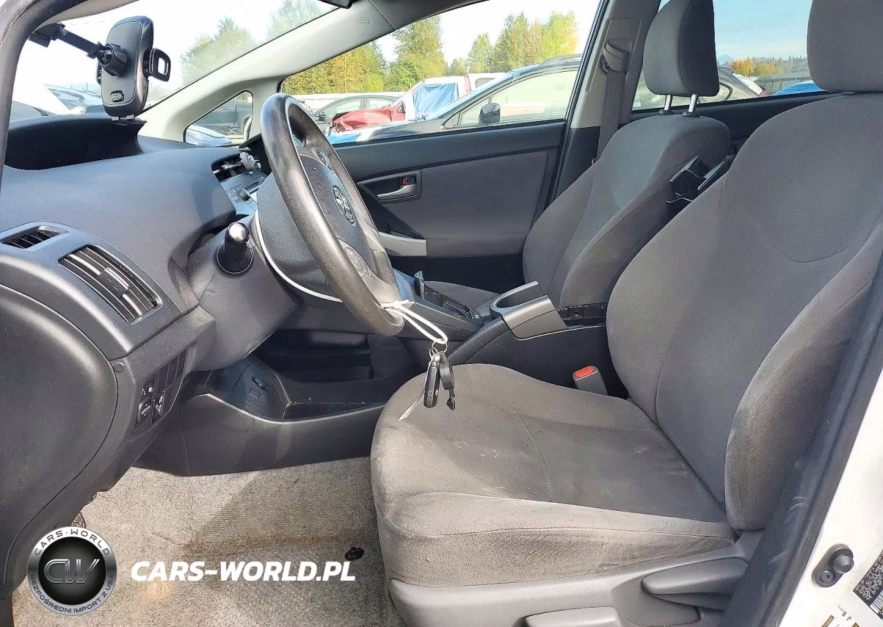 2015 Toyota Prius Two VIN:JTDKN3DU7F0406410 - 7