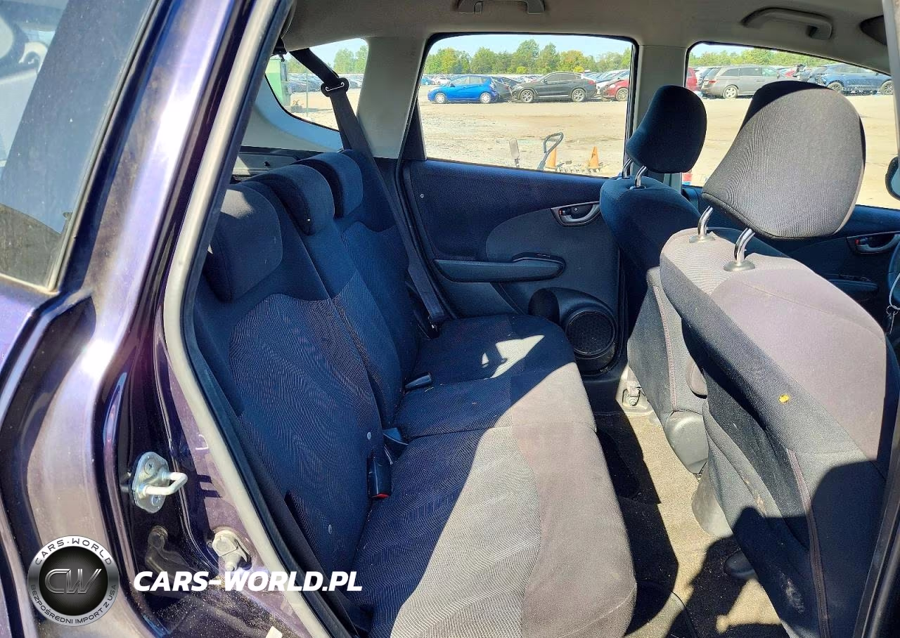 2010 Honda Fit Sport VIN:JHMGE8H46AC007152 - 10