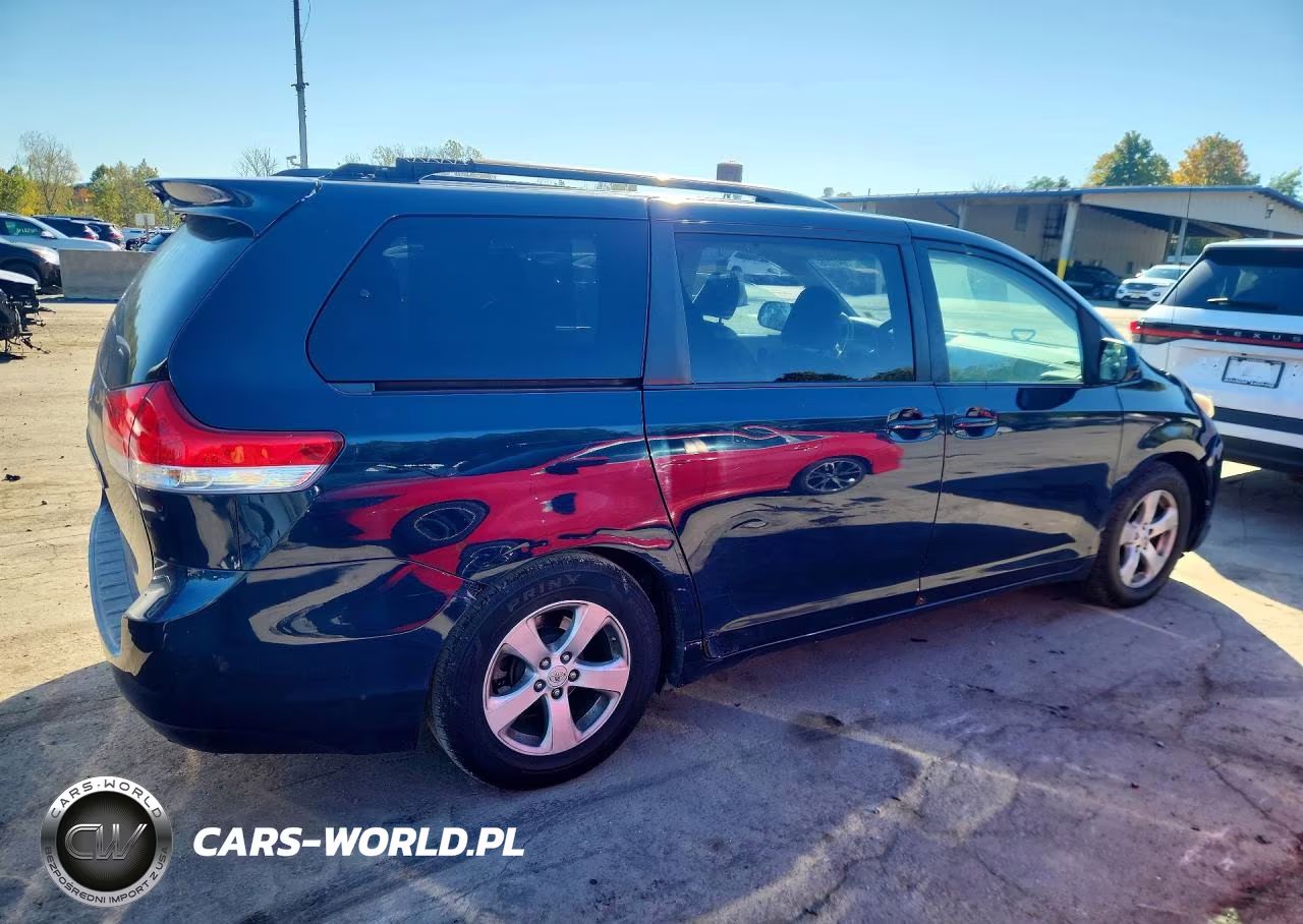 2011 Toyota Sienna Le VIN:5TDKK3DC3BS076658 - 3