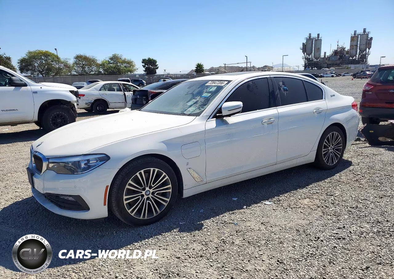 2018 BMW 530E VIN:WBAJA9C58JB252403 - 1