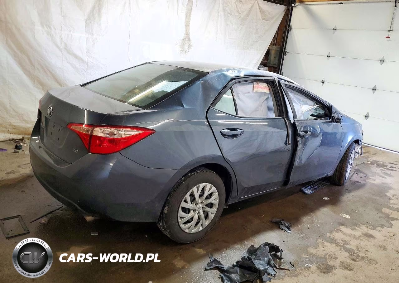 2018 Toyota Corolla Le VIN:2T1BURHE8JC006914 - 3