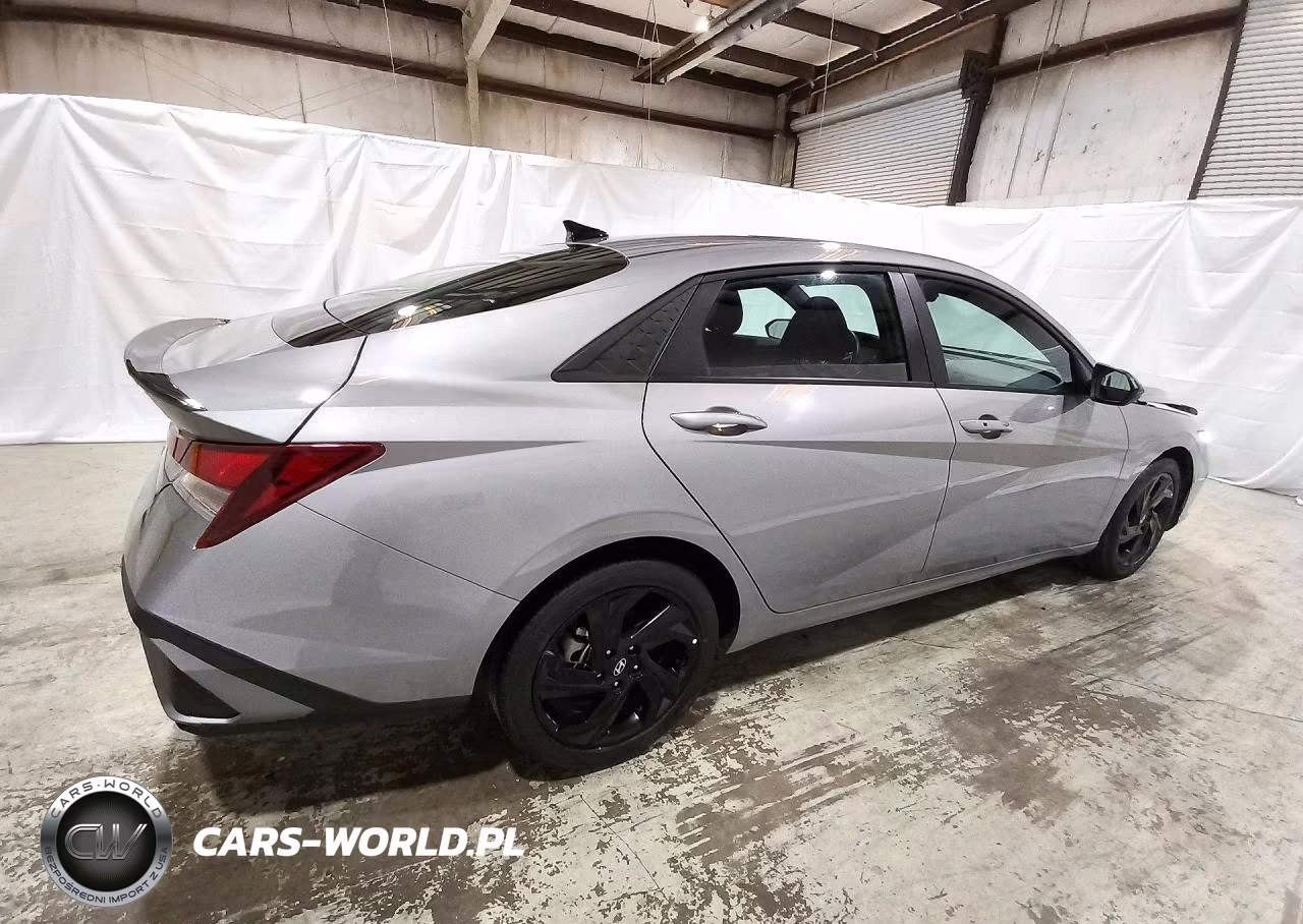2026 Hyundai Elantra Sel Sport VIN:KMHLM4DG7TU153208 - 3