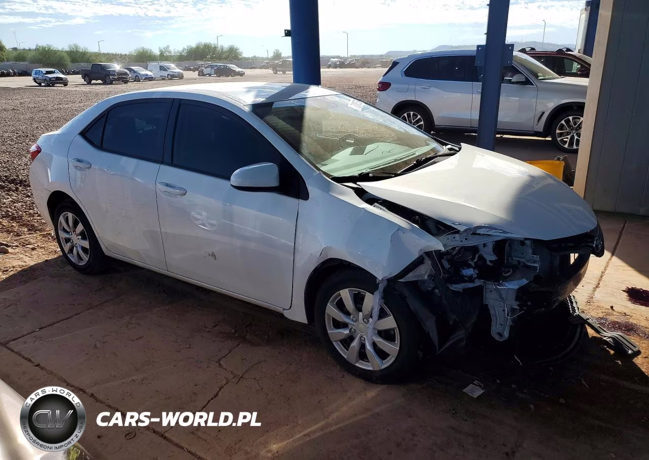 2015 Toyota Corolla Le VIN:5YFBURHE4FP346889 - 4