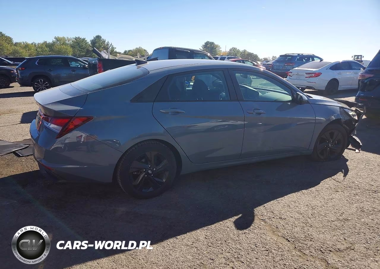 2022 Hyundai Elantra Sel VIN:KMHLS4AG6NU368981 - 3