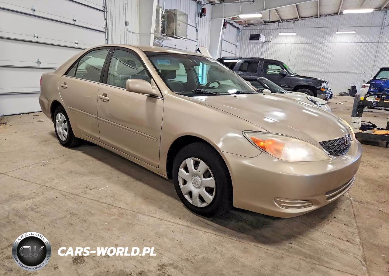 2003 Toyota Camry Le VIN:4T1BE32K53U133260 - 4