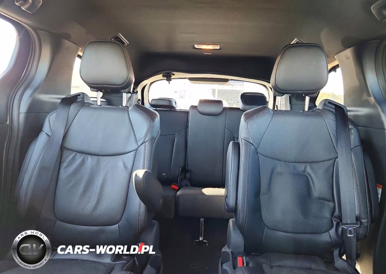 2026 Toyota Sienna Platinum 7-Passenger VIN:5TDESKFC2TS238401 - 10