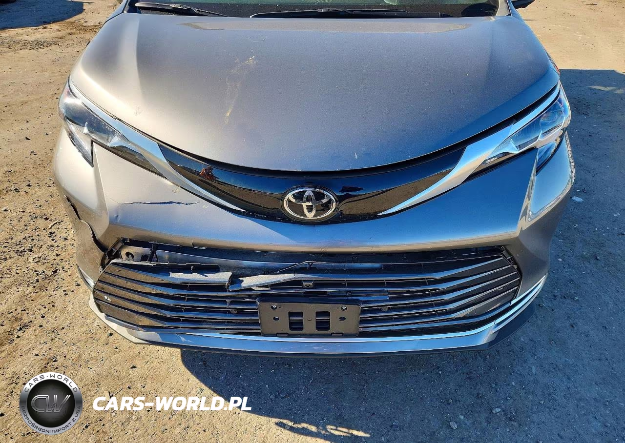 2026 Toyota Sienna Platinum 7-Passenger VIN:5TDESKFC2TS238401 - 12