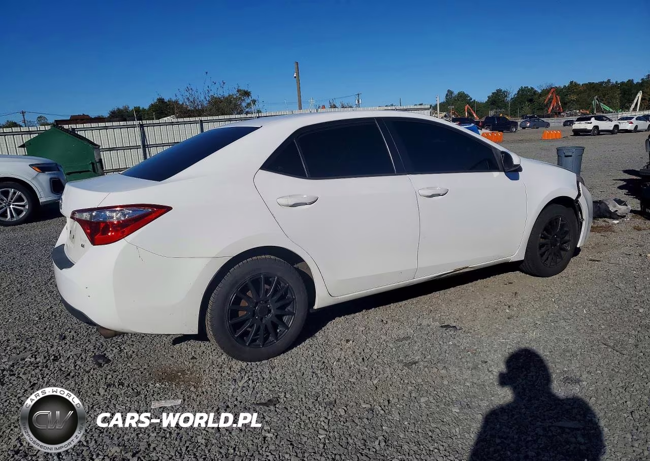 2014 Toyota Corolla Le VIN:2T1BURHE1EC055233 - 3