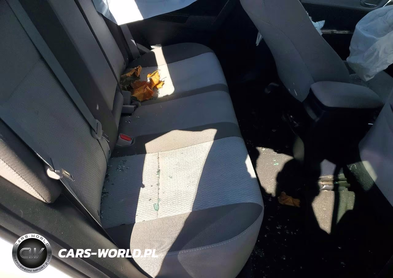 2017 Toyota Corolla Le VIN:2T1BURHEXHC956038 - 10