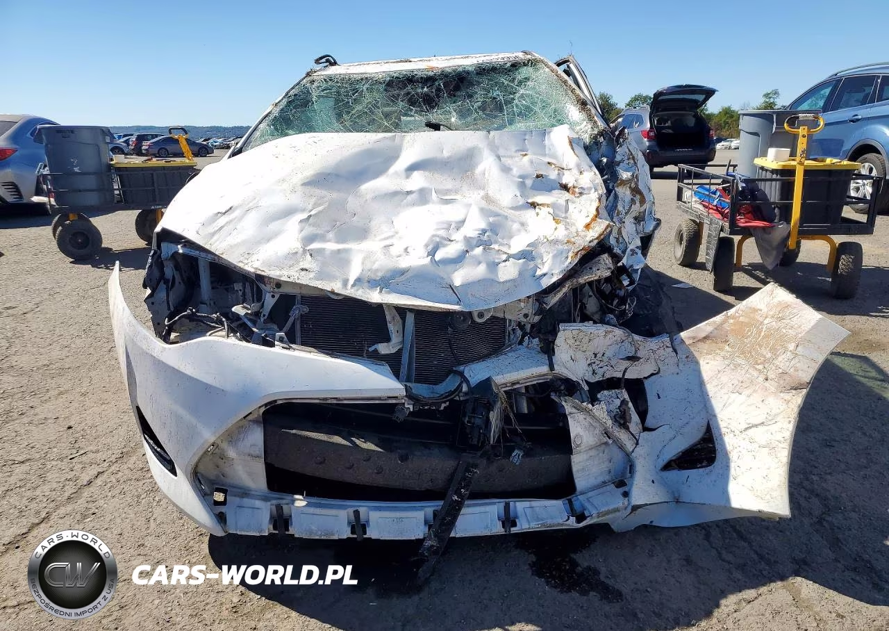 2017 Toyota Corolla Le VIN:2T1BURHEXHC956038 - 5