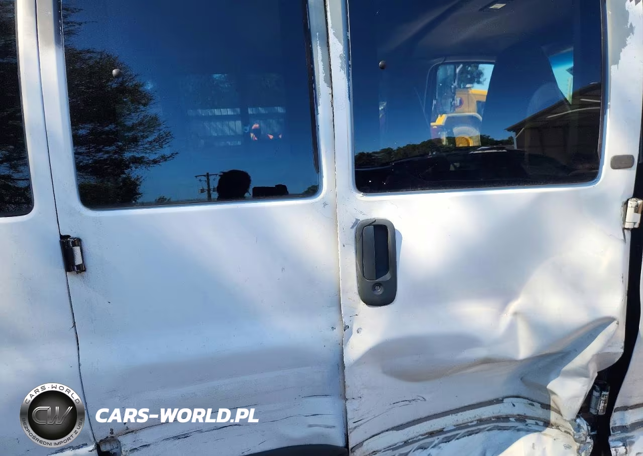 2000 Chevrolet Express G3500 VIN:1GAHG39R3Y1273708 - 11