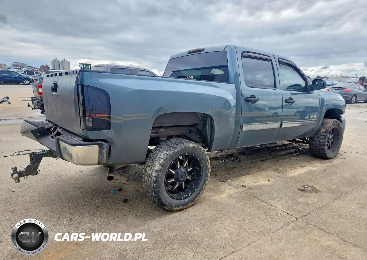 2011 Chevrolet Silverado C1500 Ls VIN:3GCPCREA3BG351172 - 3