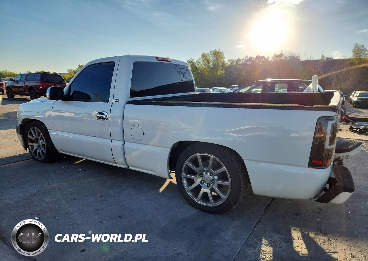 2000 Chevrolet Silverado C1500 VIN:1GCEC14V5YE422885 - 2