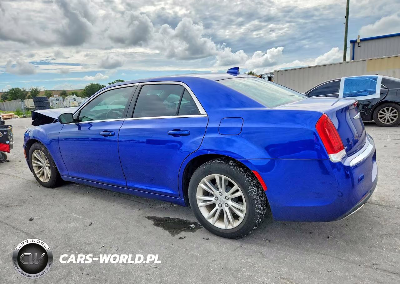 2019 Chrysler 300 Touring VIN:2C3CCAAGXKH561444 - 2