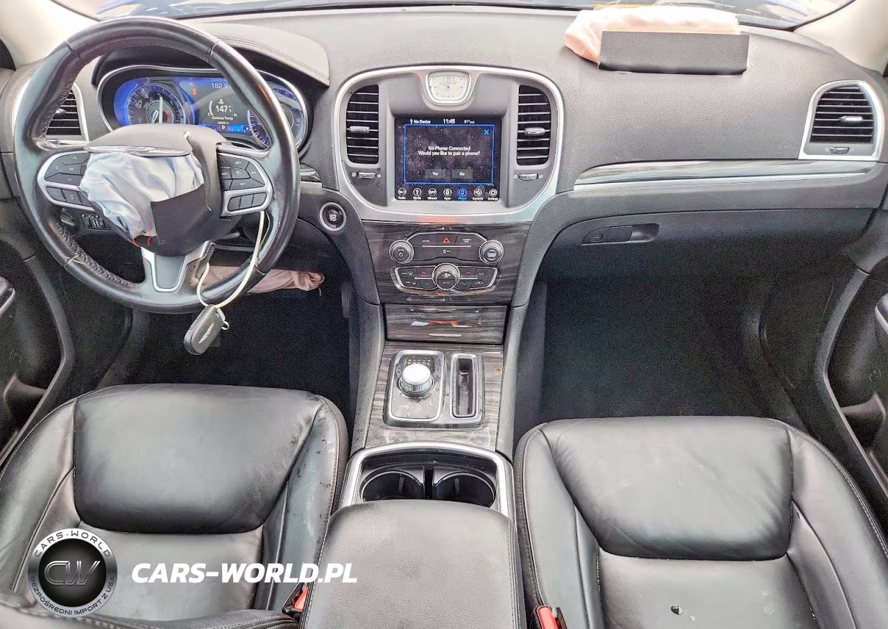 2019 Chrysler 300 Touring VIN:2C3CCAAGXKH561444 - 8