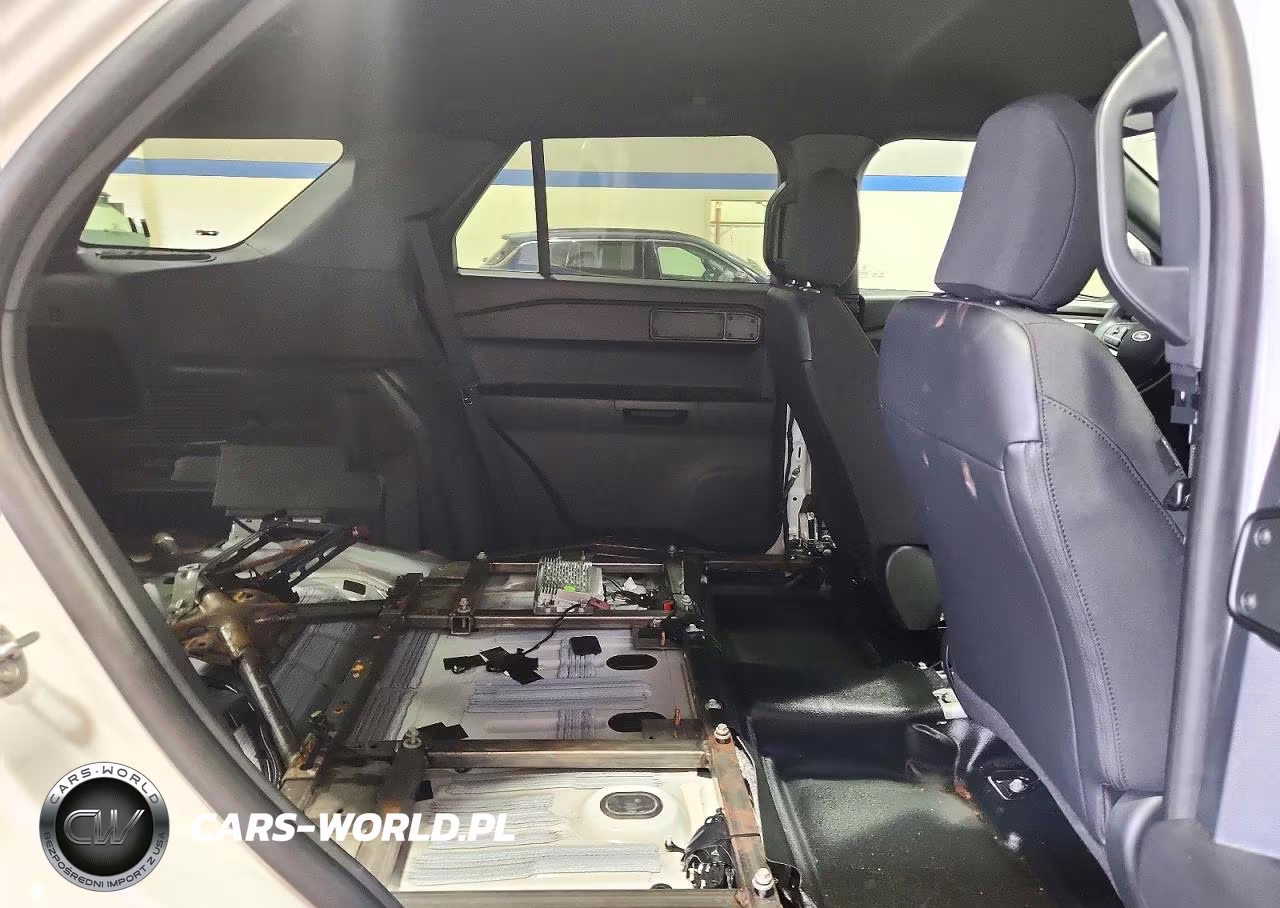 2025 Ford Explorer Police Interceptor VIN:1FM5K8AB0SGA17790 - 11