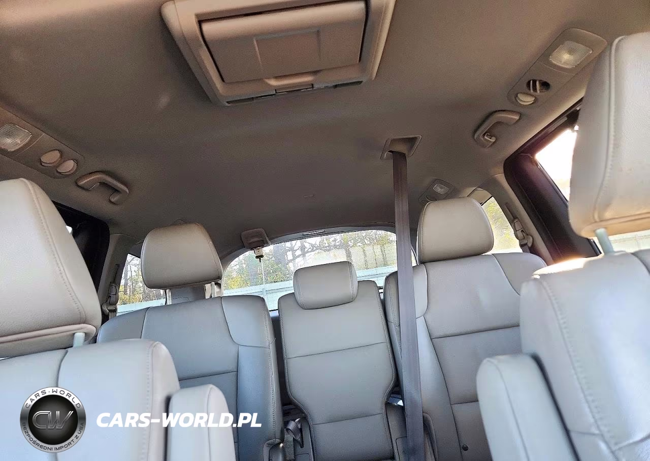 2016 Honda Odyssey Touring VIN:5FNRL5H97GB160760 - 10