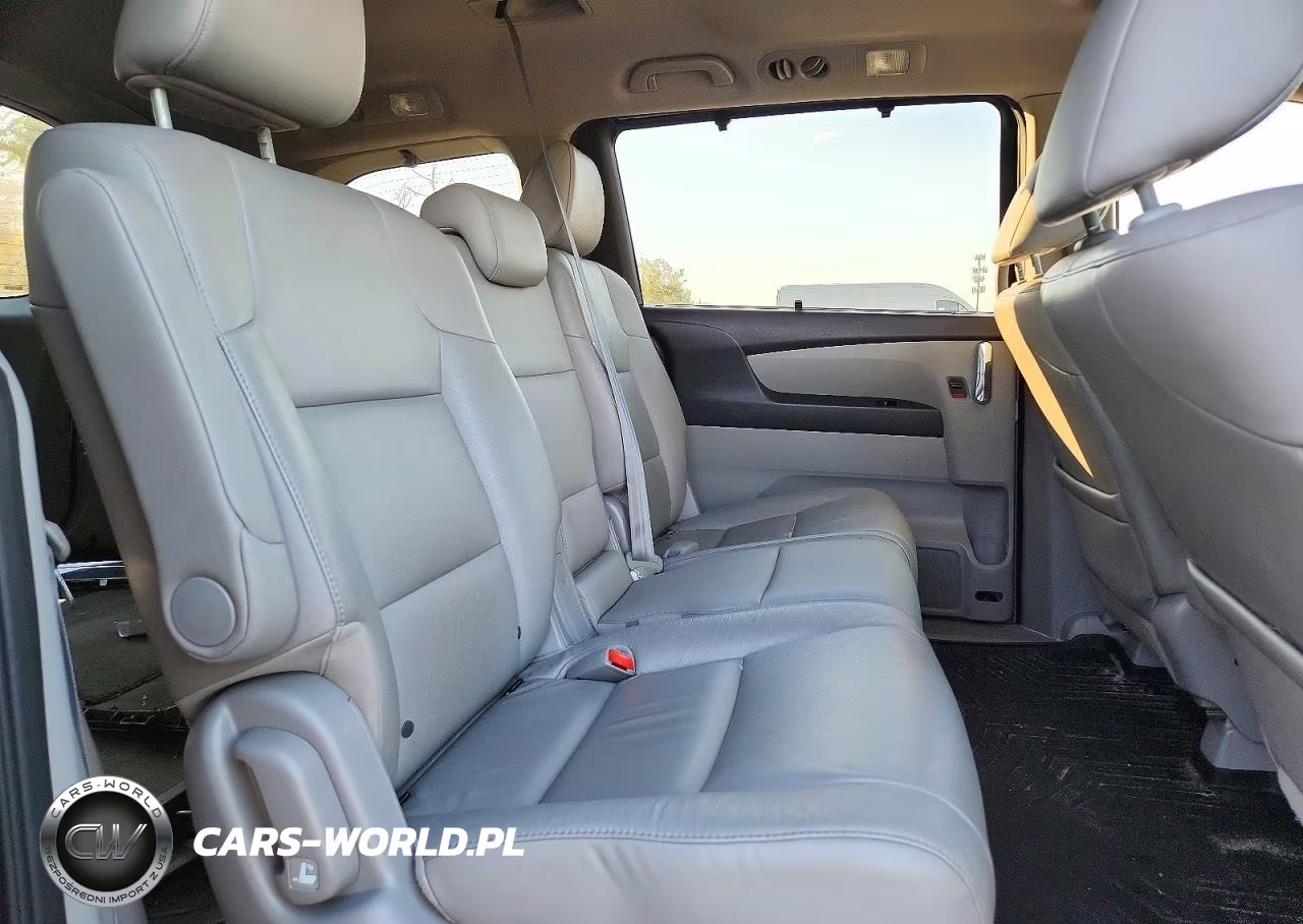 2016 Honda Odyssey Touring VIN:5FNRL5H97GB160760 - 11