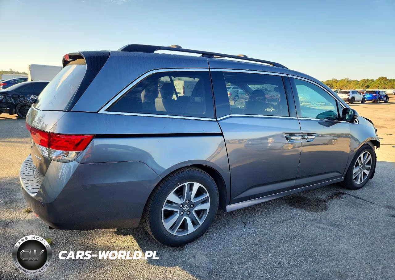 2016 Honda Odyssey Touring VIN:5FNRL5H97GB160760 - 3