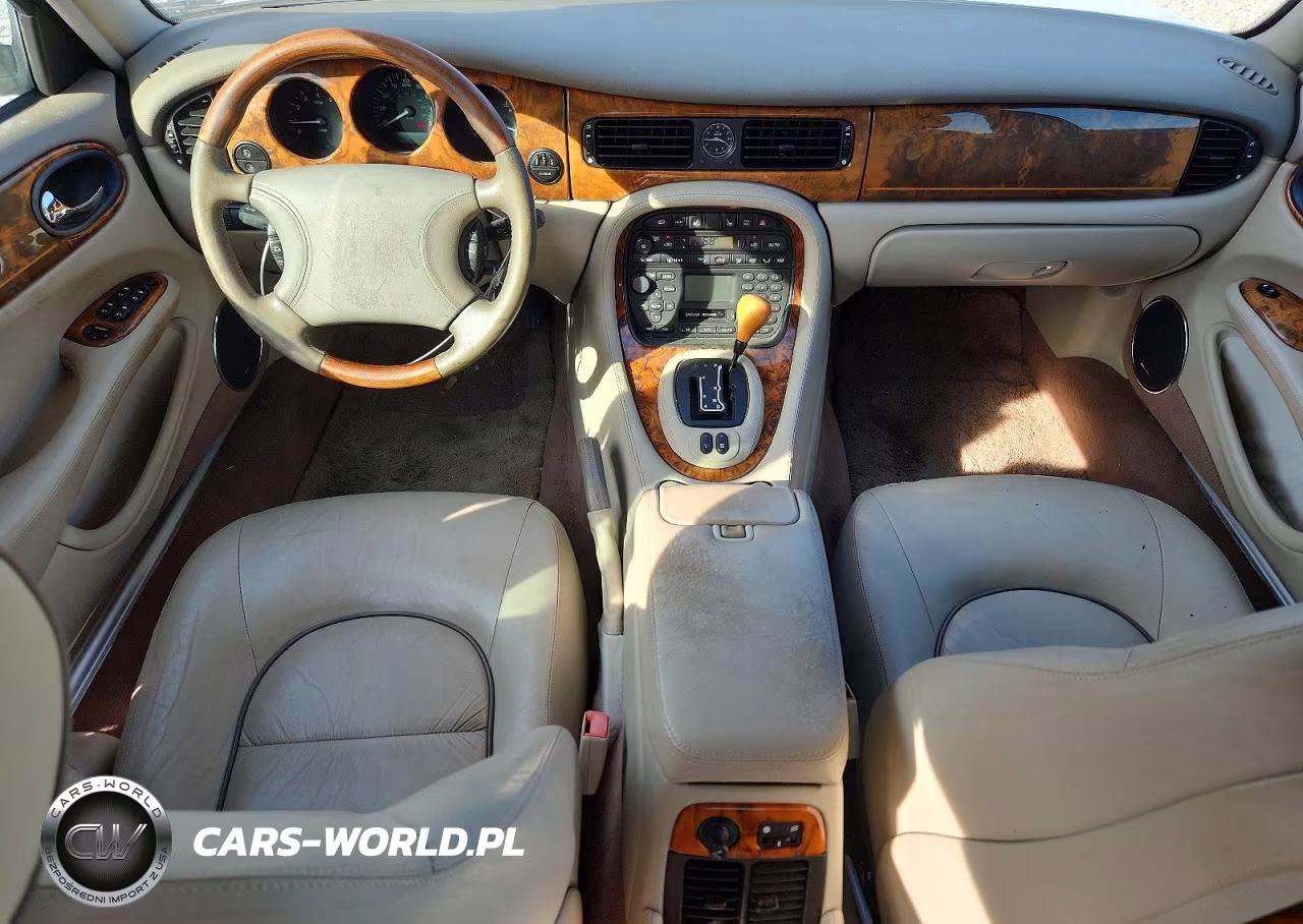 2000 Jaguar Vandenplas Majestic VIN:SAJDA24C4YLF14740 - 8