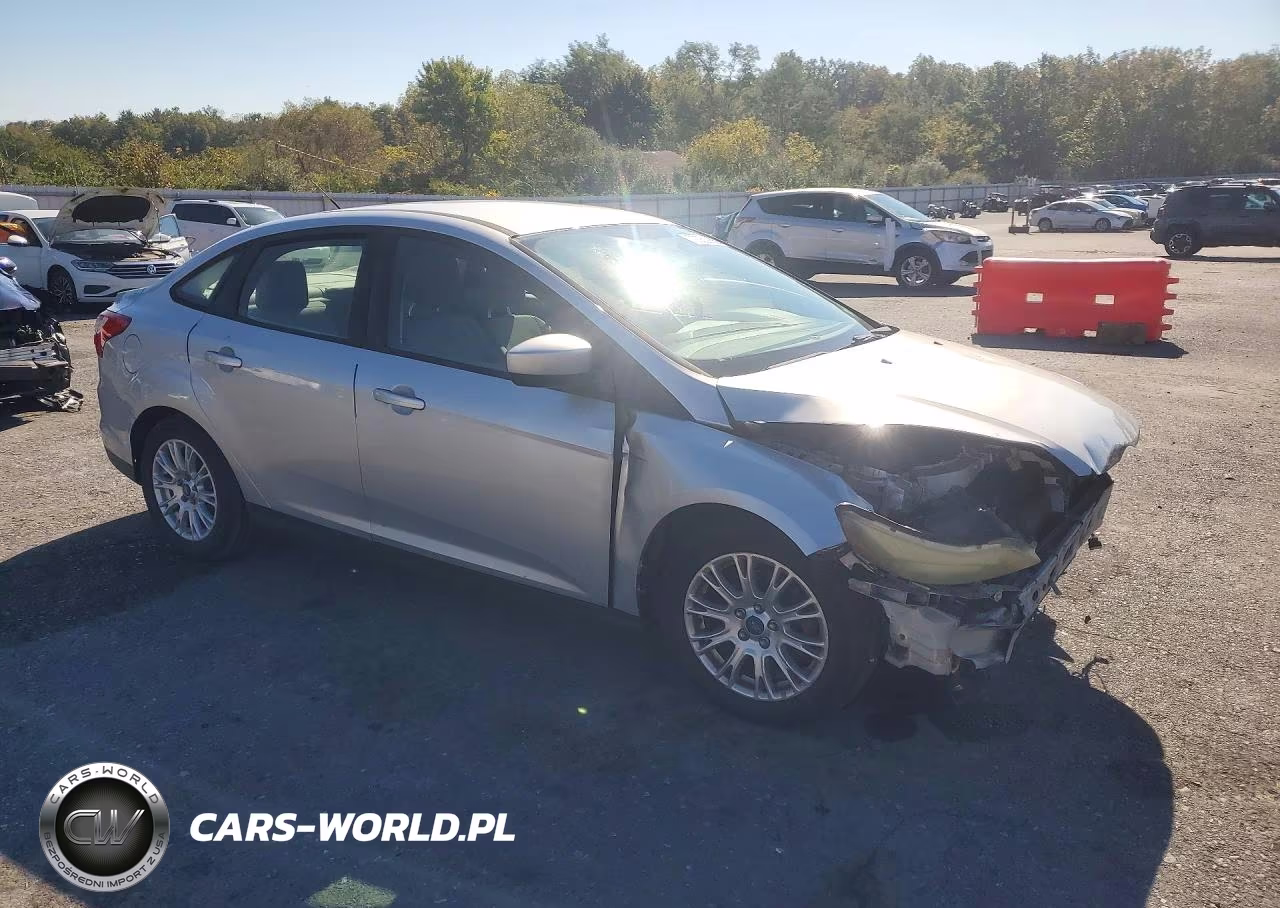 2012 Ford Focus Se VIN:1FAHP3F28CL197999 - 4