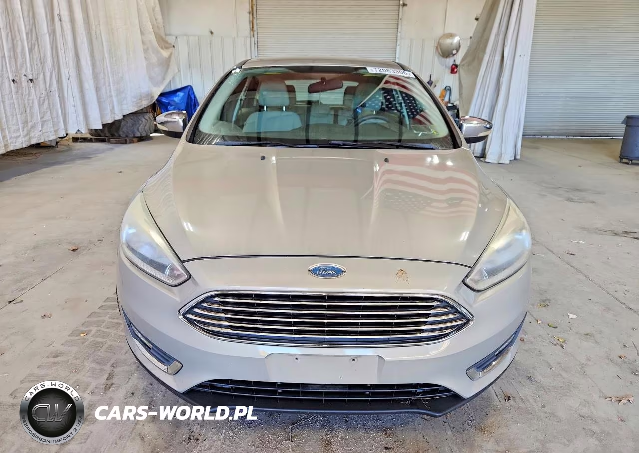 2016 Ford Focus Se VIN:1FADP3K22GL309111 - 5