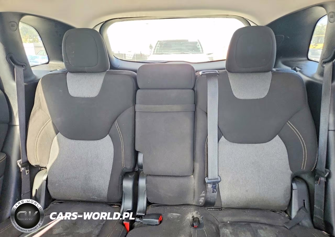 2018 Jeep Cherokee Latitude VIN:1C4PJMCB4JD610106 - 10