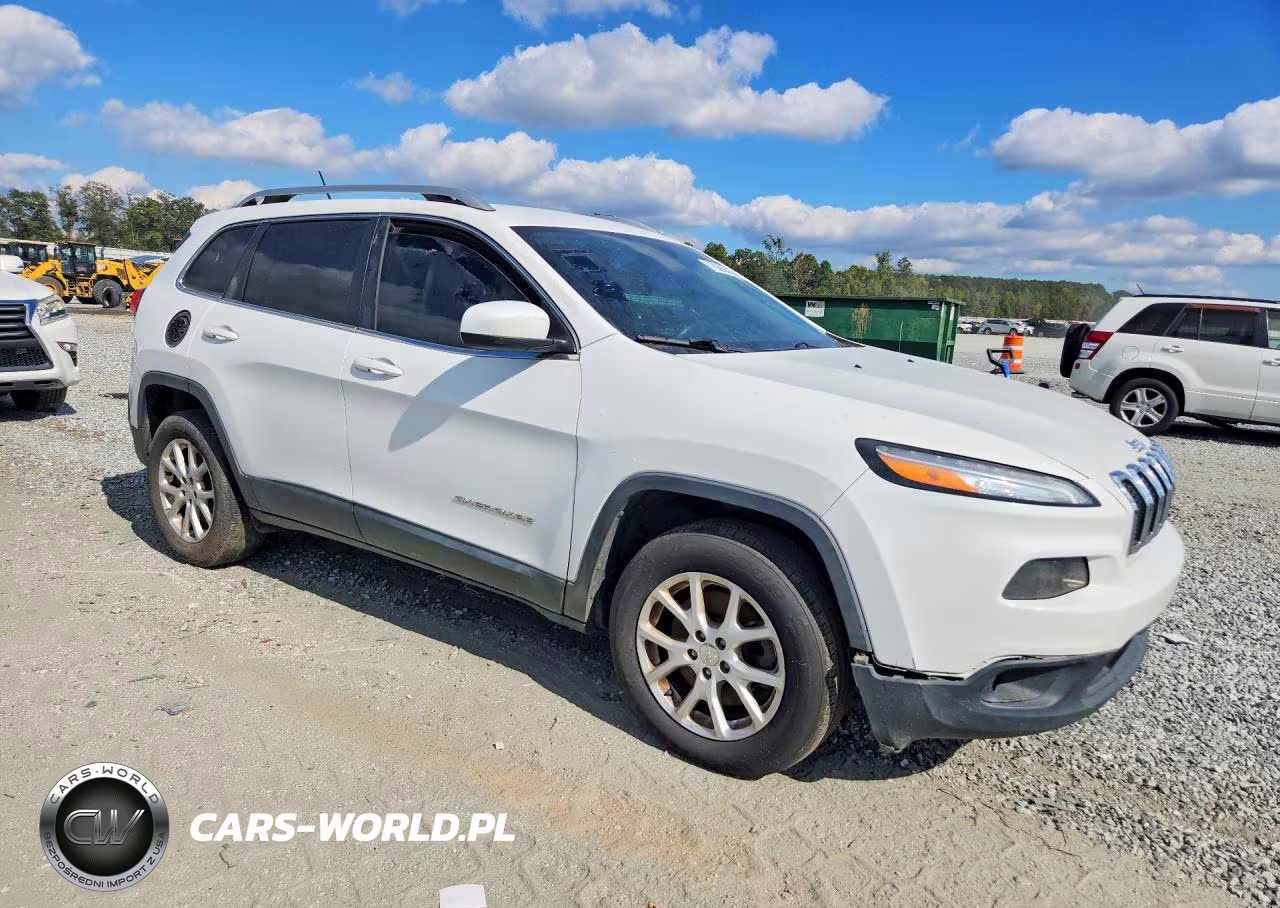 2018 Jeep Cherokee Latitude VIN:1C4PJMCB4JD610106 - 4