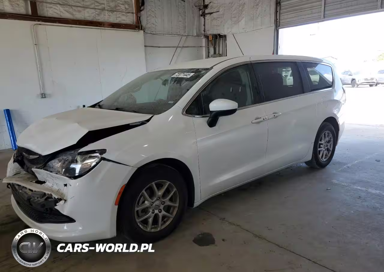 2022 Chrysler Voyager Lx