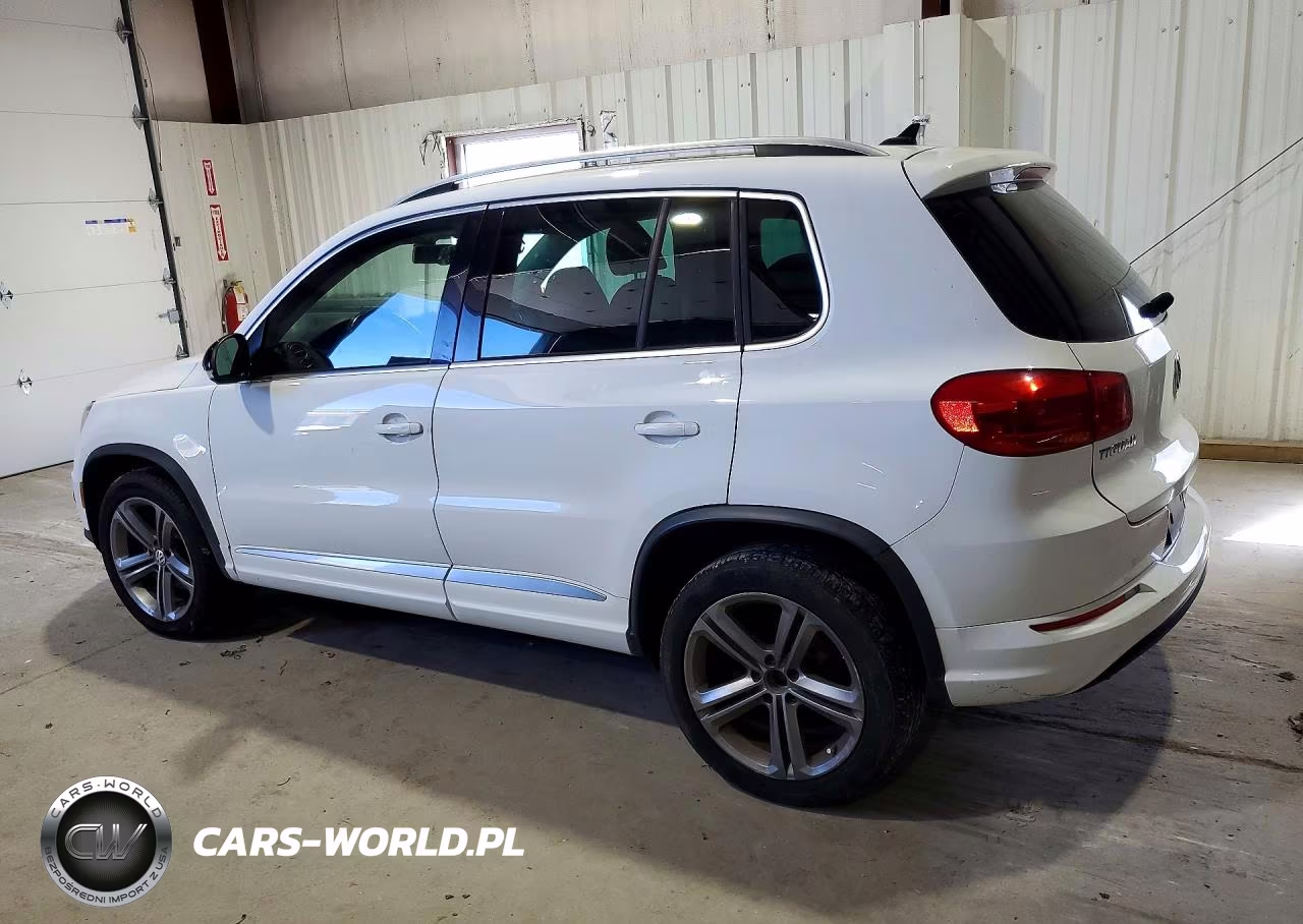 2017 Volkswagen Tiguan Sport VIN:WVGUV7AX8HK014831 - 2