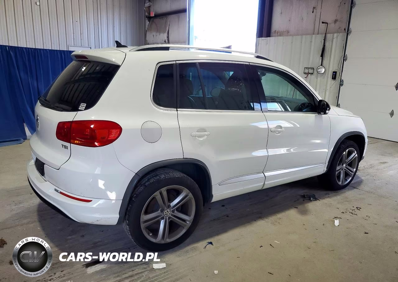 2017 Volkswagen Tiguan Sport VIN:WVGUV7AX8HK014831 - 3