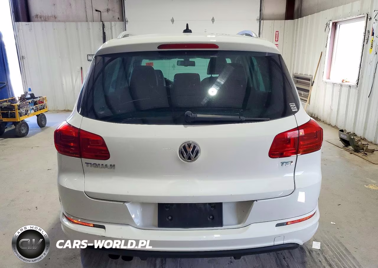 2017 Volkswagen Tiguan Sport VIN:WVGUV7AX8HK014831 - 6