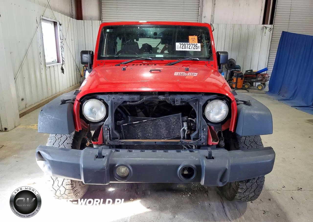 2015 Jeep Wrangler Unlimited Sport VIN:1C4BJWKG3FL533907 - 5